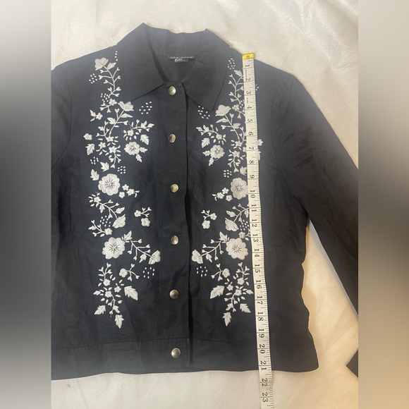 Via seta embroidered snap button blouse shirts size 8 - Picture 5 of 9